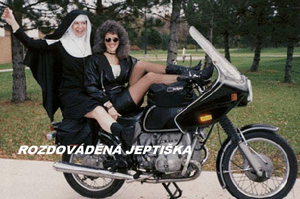 Rozdováděná jeptiška.jpg