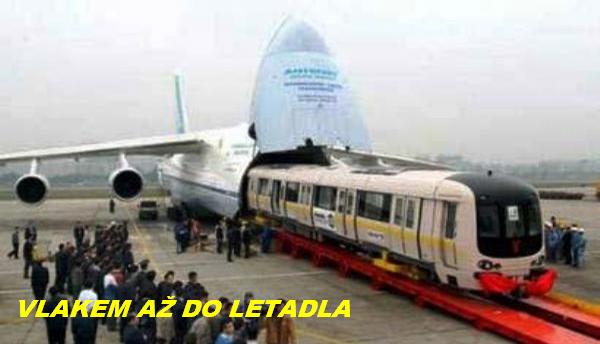 Vlakem až do letadla!.jpg